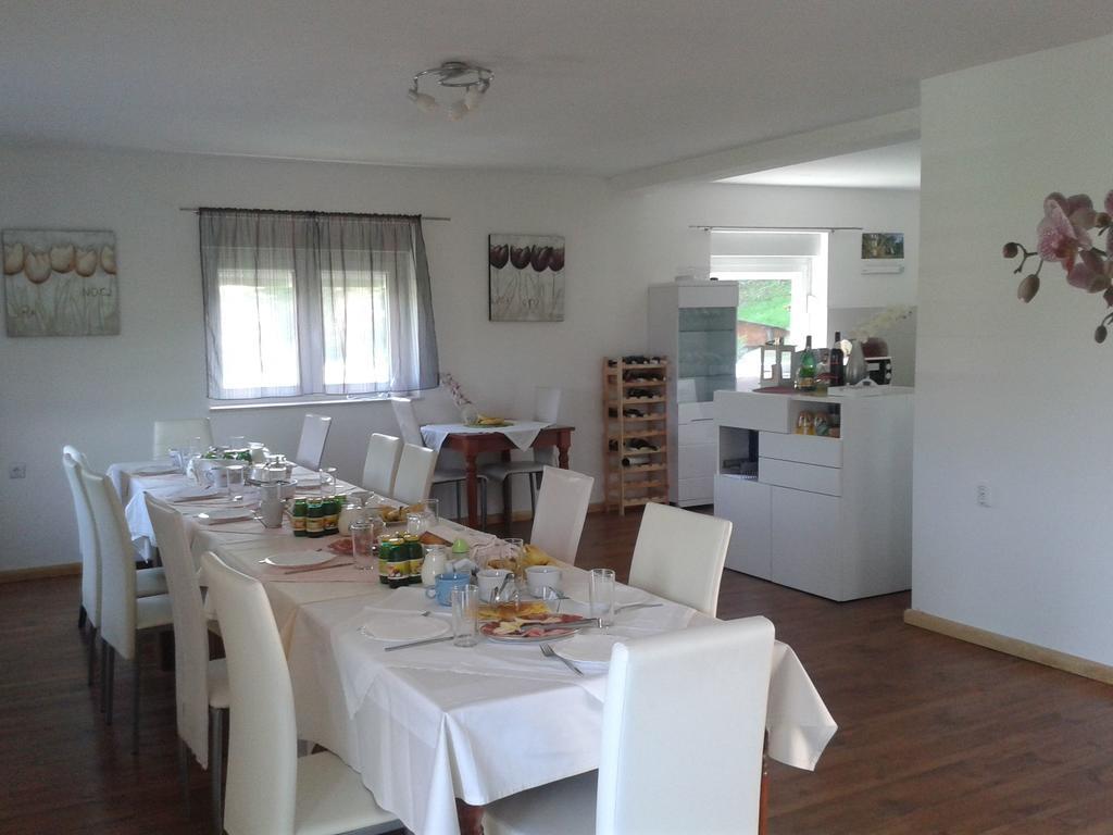 House Delić Hotel Vrhovine Buitenkant foto